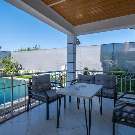 Ela With Private Pool *